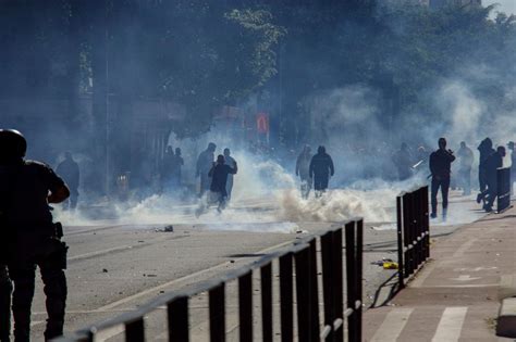 Sp Manifestantes Entram Em Confronto Com A Polícia Em Ato Pró