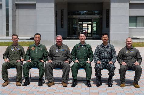 Usfj 5th Air Force Commander Visits Misawa Air Base Kadena Air Base