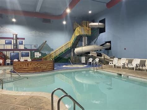 SLEEP INN & SUITES INDOOR WATERPARK - Updated January 2025 - 80 Photos ...