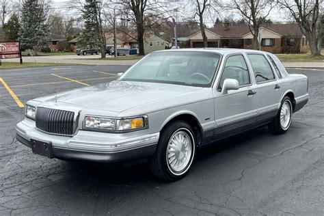 No Reserve 31k Mile 1996 Lincoln Town Car Signature Series For Sale On