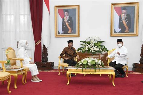 Tawa Jokowi Saat Prabowo Sebut Cocok Tinggal Di Bogor