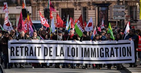 LOI IMMIGRATION DES DIGUES ONT SAUTÉ FACE À LA XÉNOPHOBIE ET À