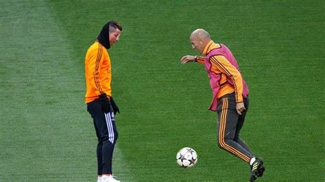 Zidane In Training – Skills, Tricks, Freestyle. – WeightBlink