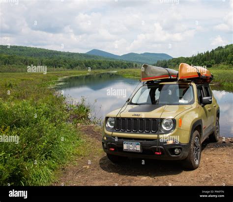 Green jeep renegade hi-res stock photography and images - Alamy