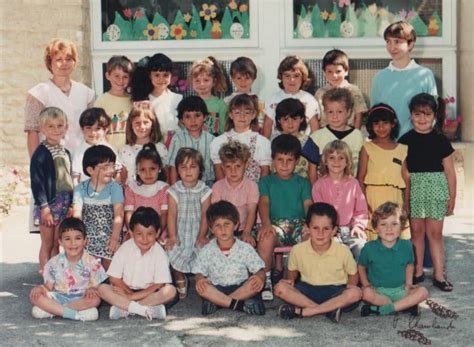 Photo De Classe Première Année De Maternelle De 1970 Ecole Primaire Et