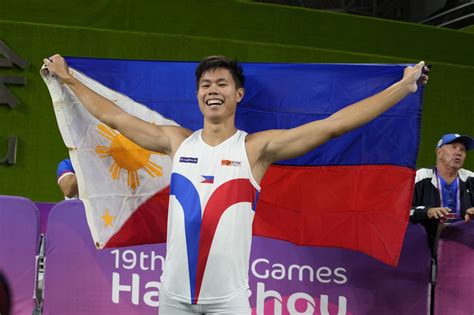 He Is Truly The Pole Vault King Of Asia Philippines Star Athlete Ej