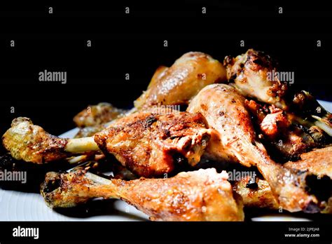 Mucchio Di Cosce Di Pollo Immagini E Fotografie Stock Ad Alta