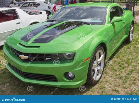 Green Chevy Camaro editorial photo. Image of cruise, automobile - 26280126