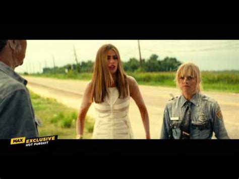 Hot Pursuit 2015 Cast Crew Synopsis And Movie Info