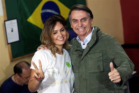 Primeira Dama Michelle Bolsonaro Quer Atuar Em Trabalhos Sociais Veja