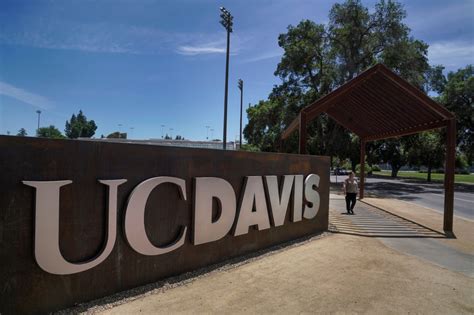 What has to happen in order for the UC Davis mascot to change?