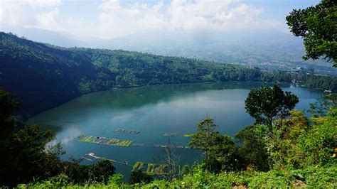 Menikmati Pagi Di Telaga Menjer AtmaGo