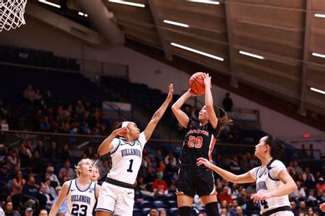 Kaitlyn Chen Guard Uconn Huskies Nil Profile Opendorse