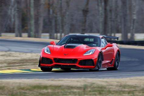 CHEVROLET CORVETTE ZR1 BATE O RECORDE DO FORD GT NO VIR PlanetCarsZ