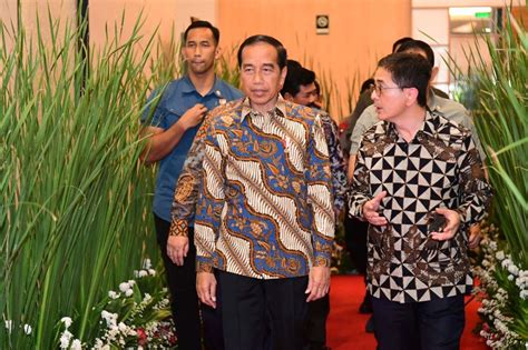 Jokowi Hadiri Acara Sewindu Proyek Strategis Nasional Di Mal Kota