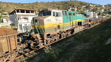 Trem Cargueiro De Min Rio Da Vale Descendo Lotado Passando Em