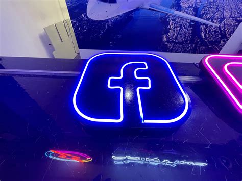 Facebook Neon Sign – Flash Printing