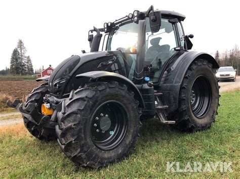 Traktor Valtra N154e