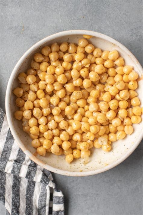 How To Make Roasted Chickpeas The Clean Eating Couple