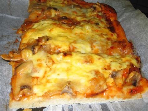 Przepisy Pizza Z Pieczarkami I Serem Gotujmy Pl