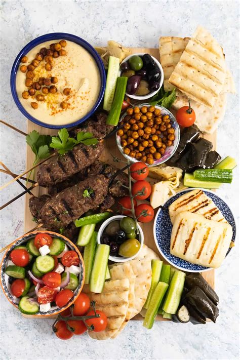 Mediterranean Hummus Mezze Platter - Recipelast