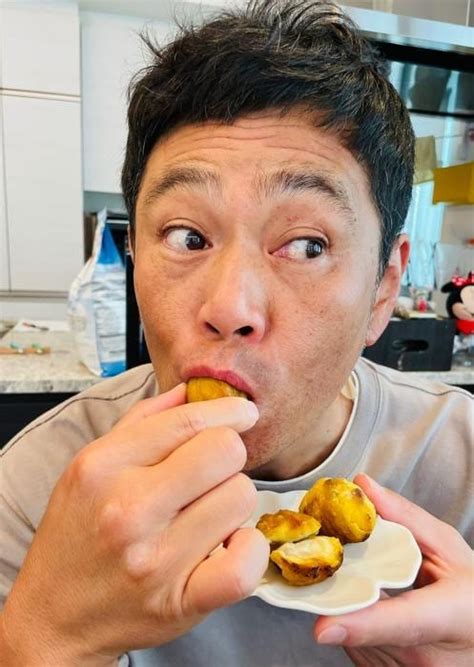 ココリコ・遠藤の妻、夫と息子達がすごい勢いで食べた物「完食しそうだね」 話題 Abema Times