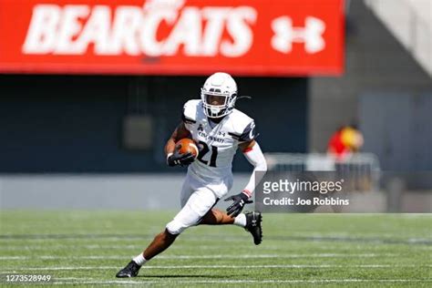 Nippert Stadium Cincinnati Photos And Premium High Res Pictures Getty