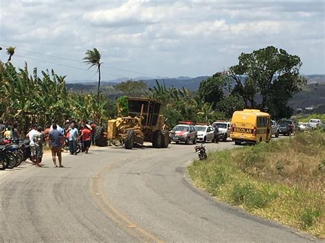 Colisão entre moto e retroescavadeira deixa um morto na rodovia PB 101