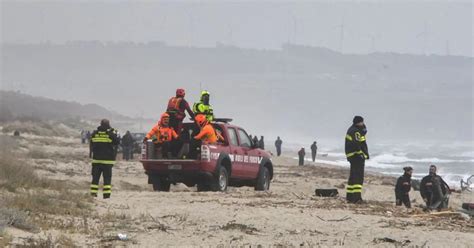 Ya Son 62 Los Muertos Por El Naufragio De Un Barco Con Unos 200