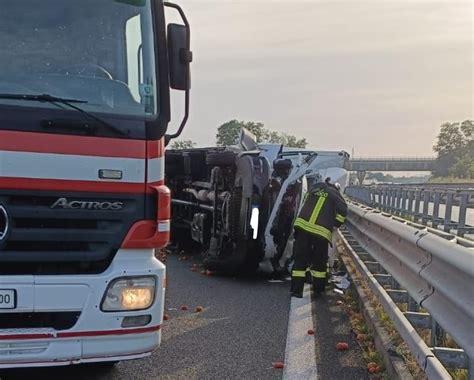 Gioia Tauro Incidente Sull A Tre Feriti E Tratto Chiuso Al Traffico