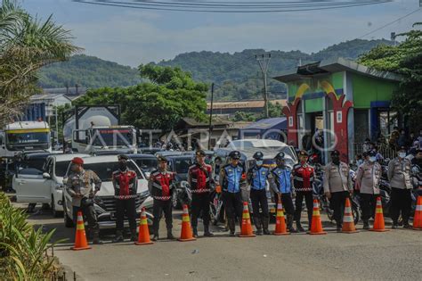 Rekayasa Arus Lalu Lintas Menuju Wisata Anyer Antara Foto