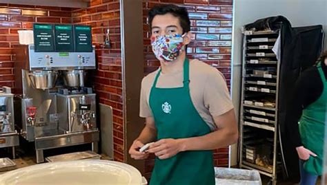 Barista De Starbucks Recibe Gran Propina Al No Atender A Una Clienta