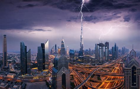 Heavy Rain And Thunderstorms Hit The UAE Today Esquire Middle East