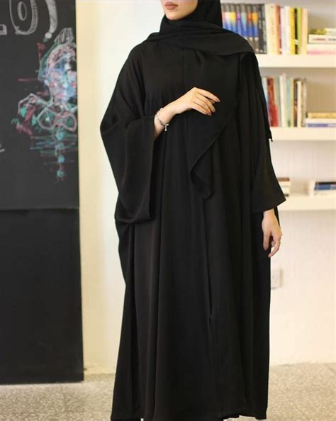 Abaya custized | Abaya designs, Simple abaya, Abaya fashion