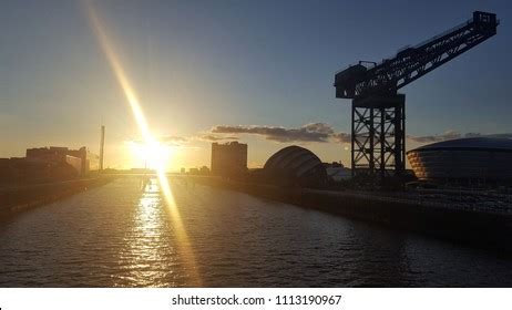 328 Glasgow Skyline Silhouette Images, Stock Photos & Vectors ...