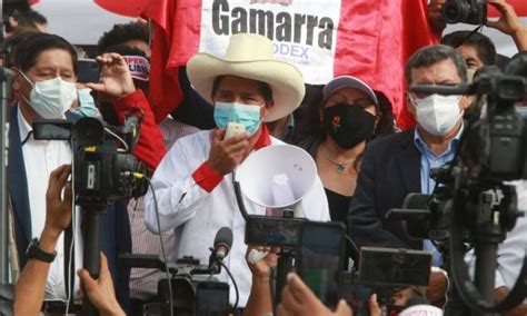 Pedro Castillo Presenta A Parte De Su Equipo Técnico Si Los Jóvenes