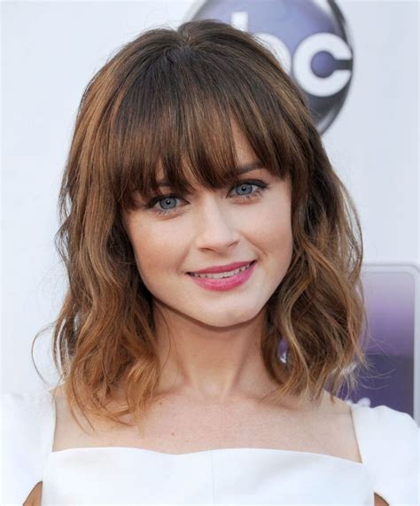 21 Fabulous Medium Length Hairstyles With Bangs Hairstyles With Bangs