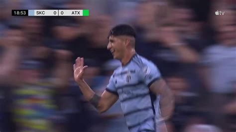 Alan Pulido Drills Skc In Front Espn Video