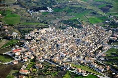 Villalba Sizilien Aus Der Vogelperspektive Villalba Auf Sizilien In