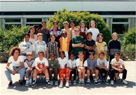 Photo De Classe Cm De Ecole Les Combes Chambery Copains D Avant