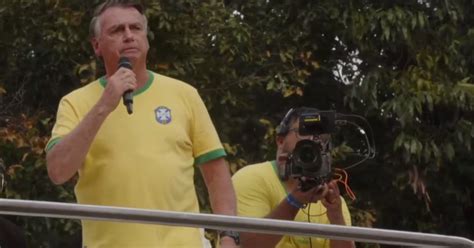 Bolsonaro Se Irrita Em Discurso E Pede Que PM Arranque Cabo Da Bateria