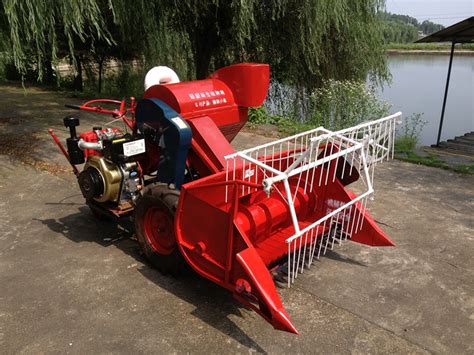 Mini Rice Harvester