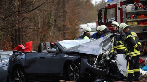 Garching An Der Alz Schwerer Unfall Auf B299 Wohl Mehrere