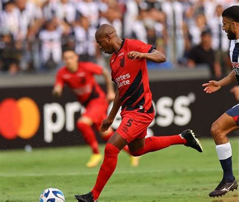 Fernandinho Valoriza Empate Do Athletico PR Fora De Casa Na Estreia Da