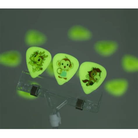 100PCS Custom Beatiful Glow in the Dark Guitar Picks Can Print ANY ...