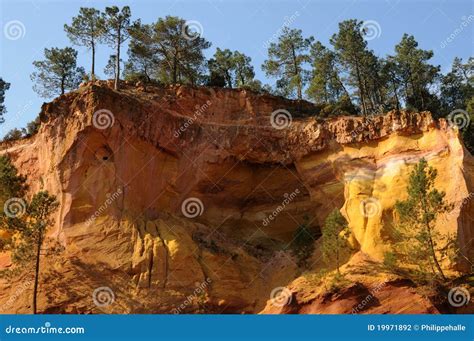 Ochre in Roussillon stock photo. Image of picturesque - 19971892