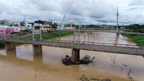 Em Rio Branco Deracre Retira Balseiros Acumulados Na Ponte Met Lica