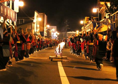 西馬音内盆踊り（秋田県羽後町）西馬音内の盆踊｜東北の観光スポットを探す 旅東北 東北の観光・旅行情報サイト