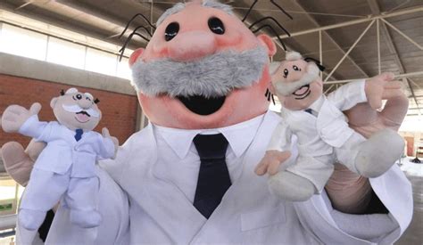 Quién es el Doctor Simi peluche y por qué es famoso Mott pe