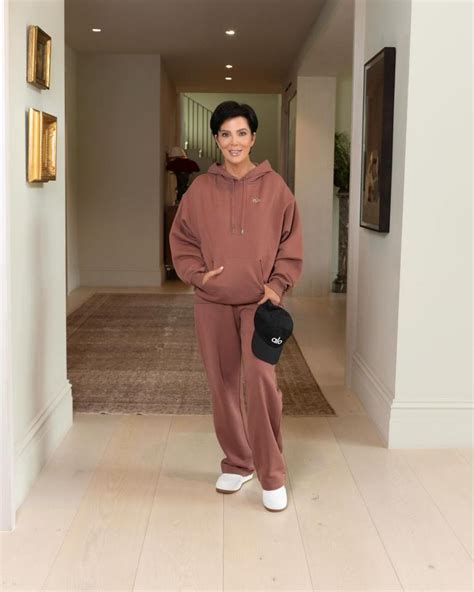 Kris Jenner Called Out For Terrifying Editing In Pic As Fans Suspect Stars Face Is